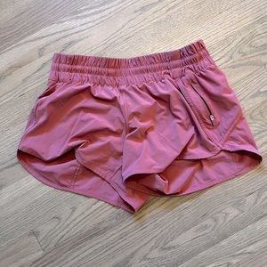 Lululemon Tracker Low-Rise Lined Short 4" Inseam